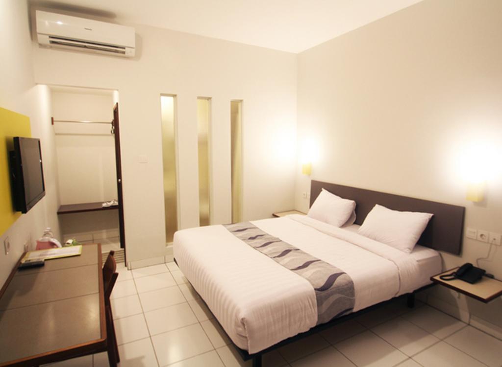 Hotel Koening Cirebon Rom bilde
