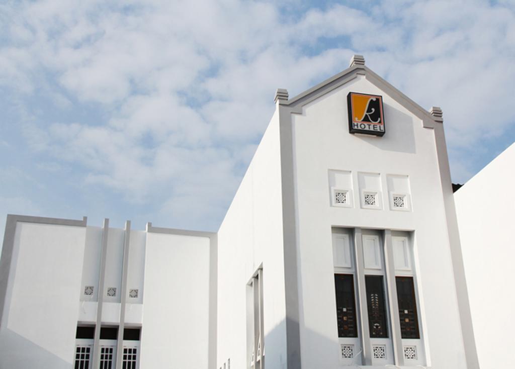 Hotel Koening Cirebon Eksteriør bilde