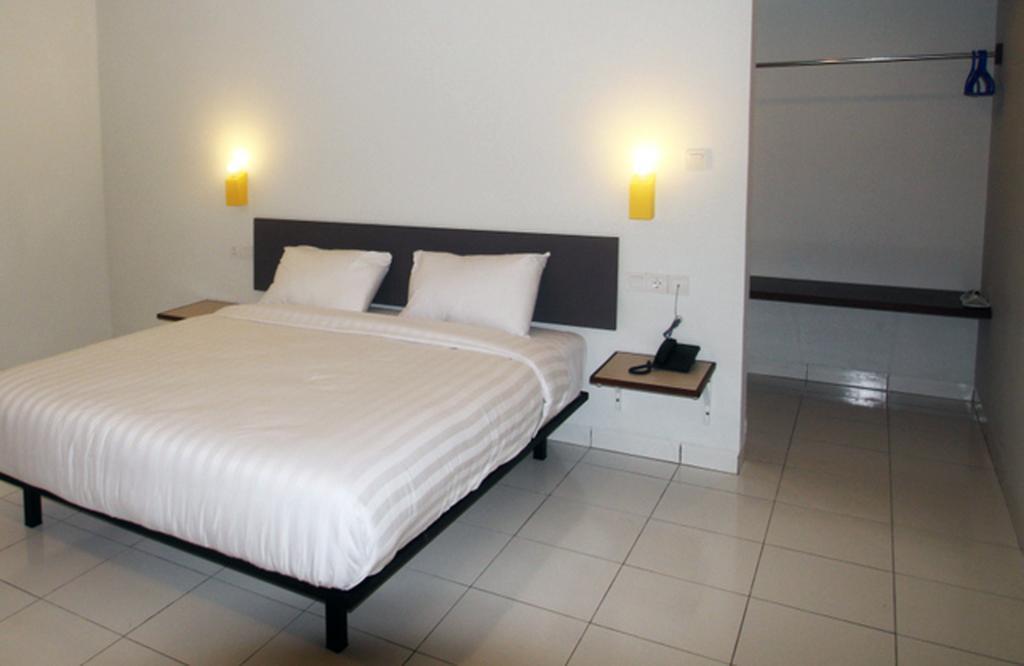 Hotel Koening Cirebon Rom bilde