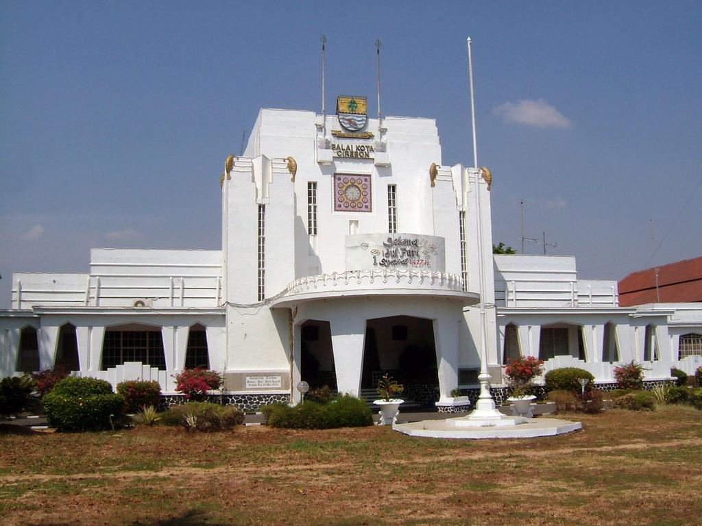 Hotel Koening Cirebon Eksteriør bilde