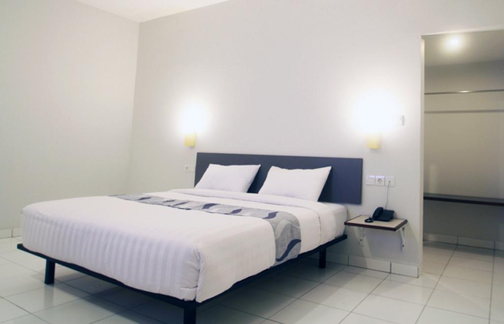 Hotel Koening Cirebon Rom bilde